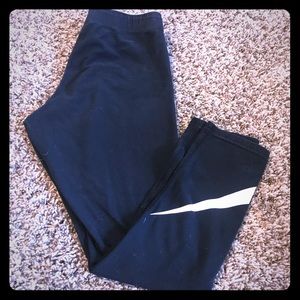Nike cloth capri workout pant